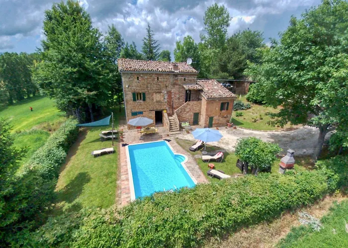 Countryside In With Swimming Pool * Amandola