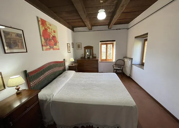 Countryside In With Swimming Pool *