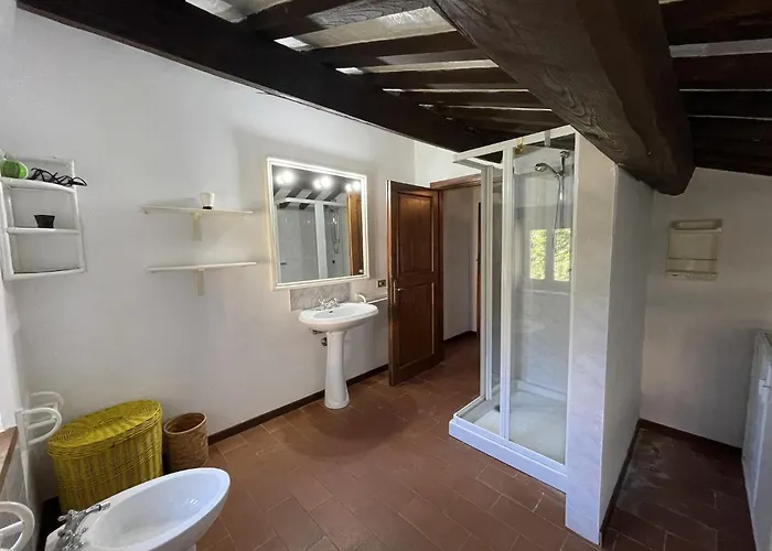 Countryside In With Swimming Pool *