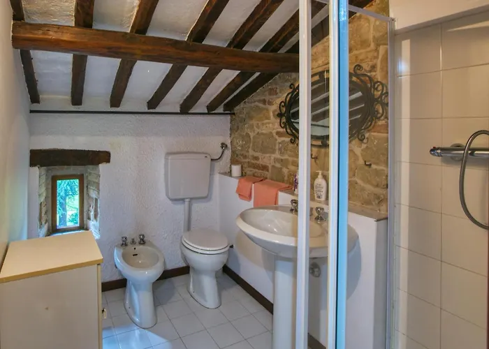 Countryside In With Swimming Pool * Amandola